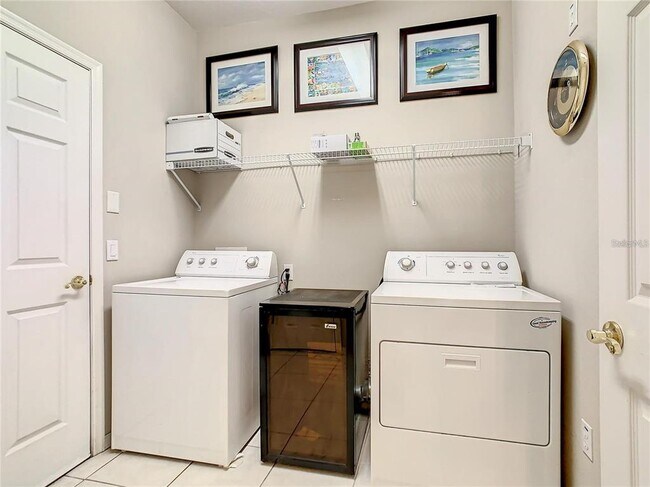 Building Photo - 417 Lake Butler Dr