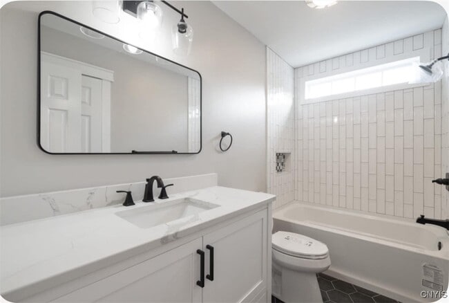 Building Photo - 116 Festa Fairway Ln