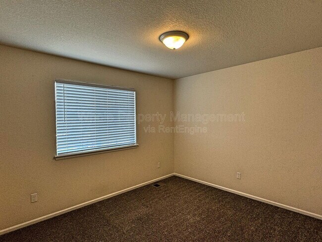 Building Photo - 21939 E Stanford Cir