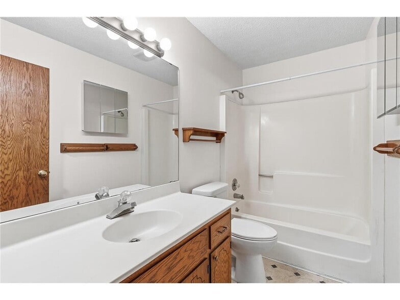 Building Photo - 1347 Hadley Ave N