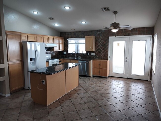 Building Photo - Upgraded Single Story house for rent