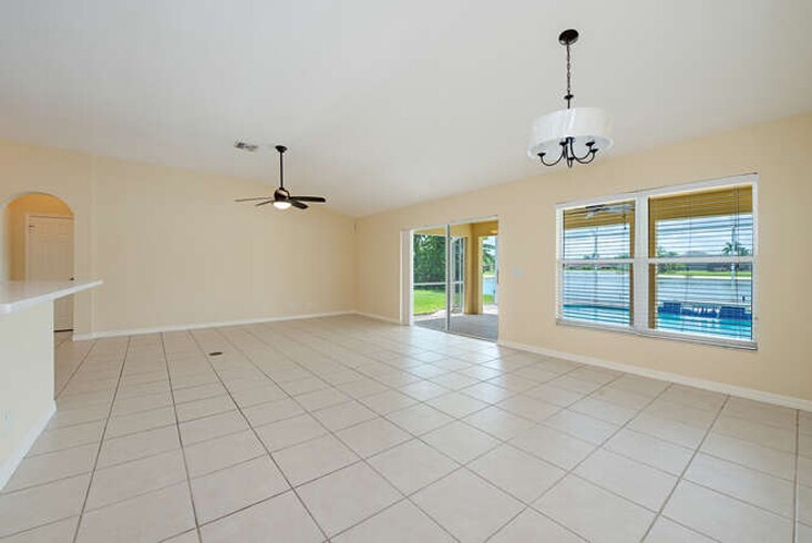 Building Photo - 2271 Grove Dr