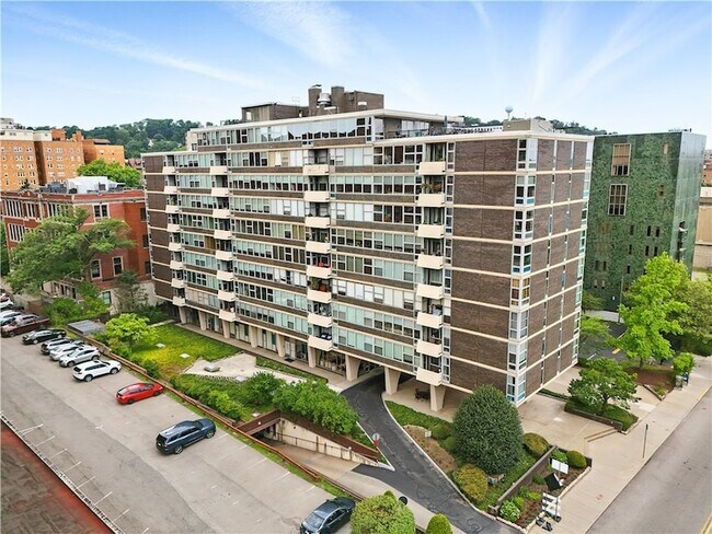 Building Photo - 552 N Neville St