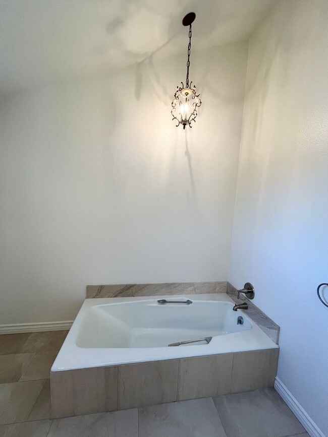 Building Photo - 4925 Regla Ct