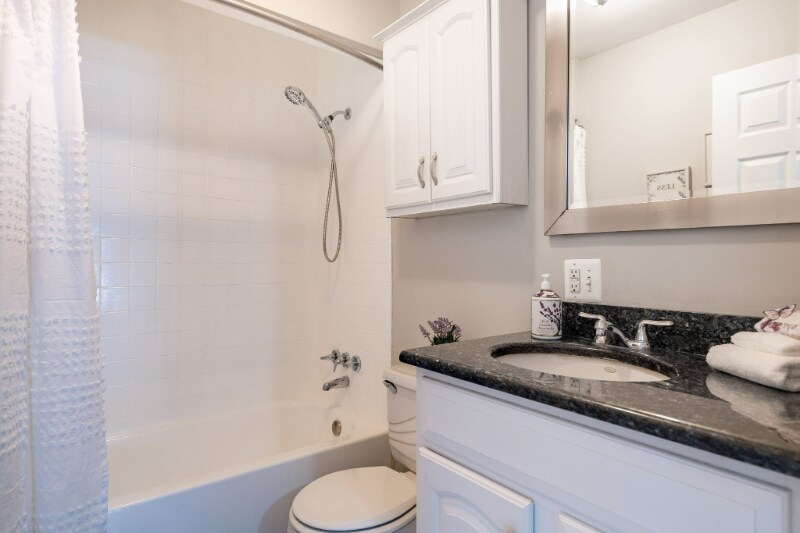 Building Photo - 6365 Saline Dr