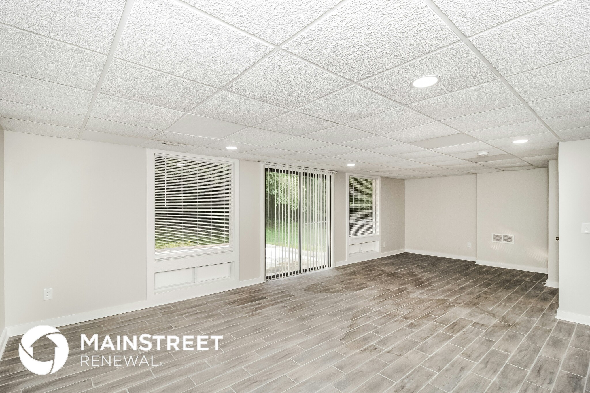 Building Photo - 587 Farmbrook Trail NE