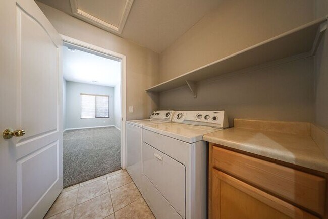 Building Photo - Now Available in Chandler! Spacious 4 Bedroom Home in Carino Estates!