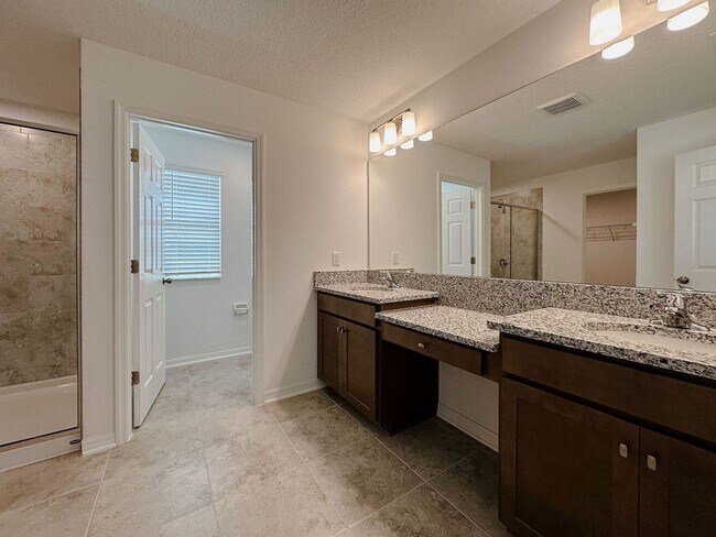 Building Photo - Brand New Zephyrhills Home!!!