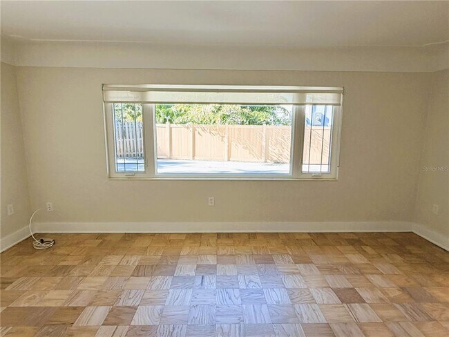 Building Photo - 4640 W Lamb Ave