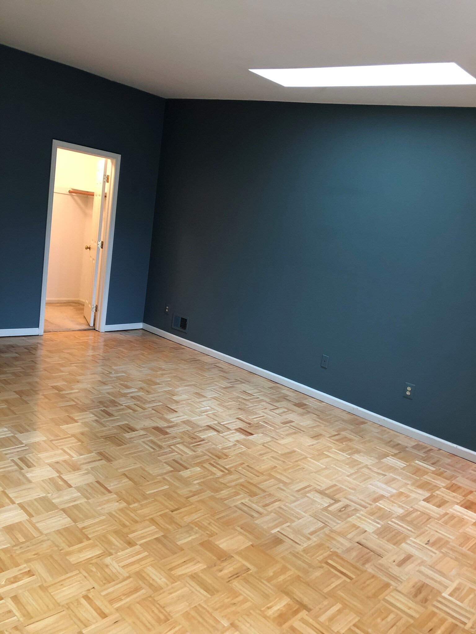 Master Bedroom - 842 Belmont Dr