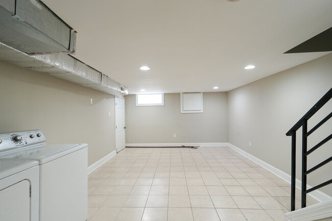 Building Photo - Super property 3 beds finished basement large yard