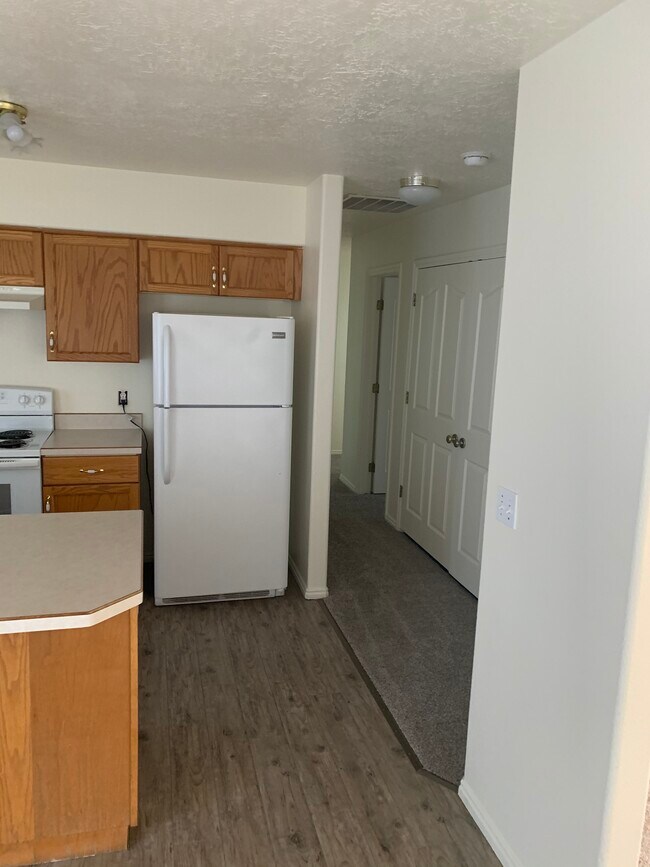Building Photo - PPM Lease & Management (417)