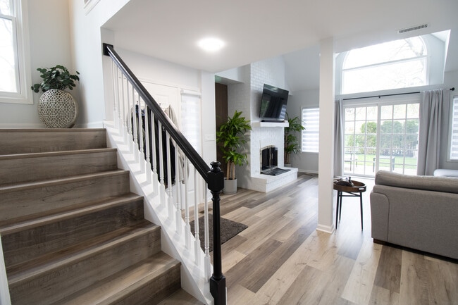 Building Photo - 1843 W White Oak St