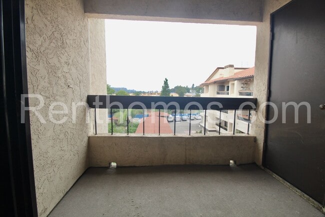 Building Photo - Mission Valley, 6747 Friars Road #132, All Appliances, AC, Fireplace, Community Pool, Spa and Fit...