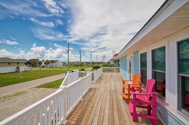 Building Photo - 304 Marina Way