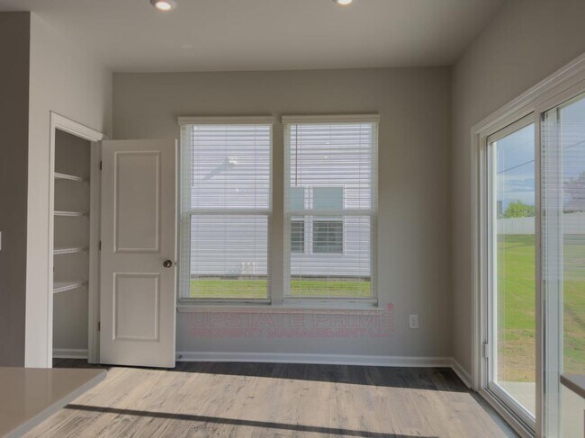 Building Photo - 165 Randwick Ln