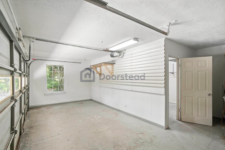 Building Photo - 30851 Round Lake Rd