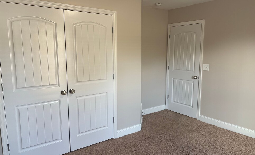 Building Photo - 648 Piney Woods Rd