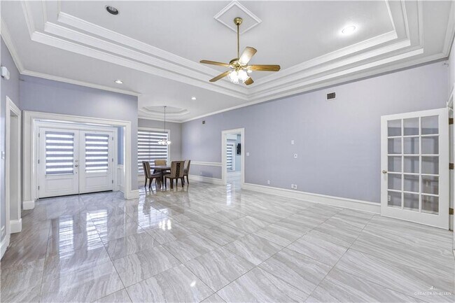 Building Photo - 10 Cardinal Ave