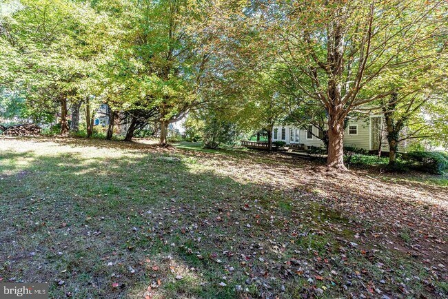 Building Photo - 1168 Taji Ct