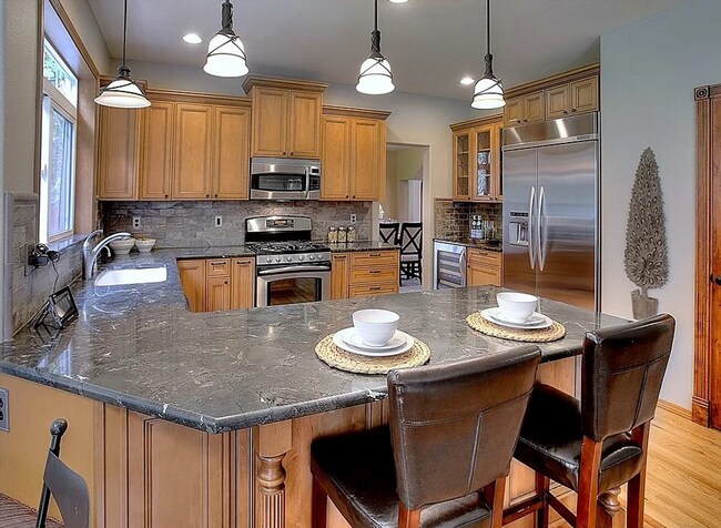 Building Photo - Spacious Living in a Gated Gig Harbor Community