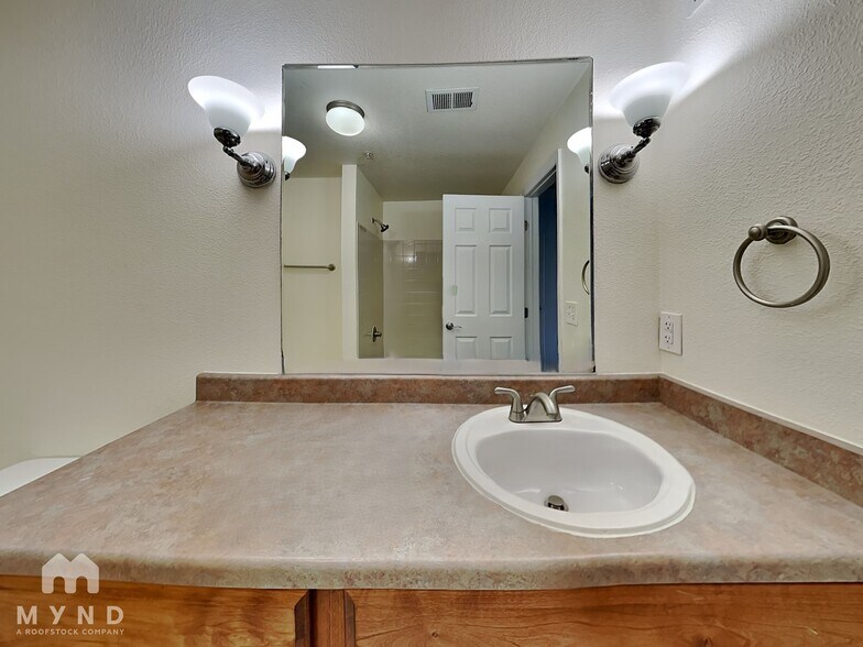 Building Photo - 3872 S Dallas St