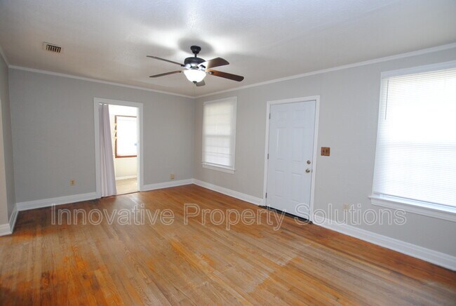 Building Photo - 2065 Camden Ave