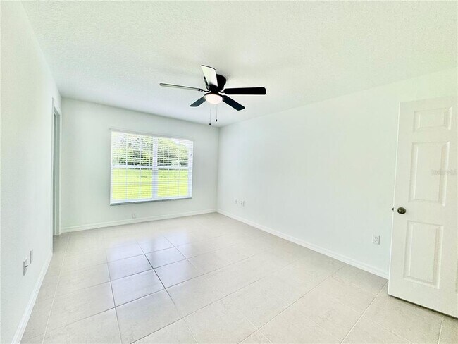 Building Photo - 8 Coral Reef Ct N