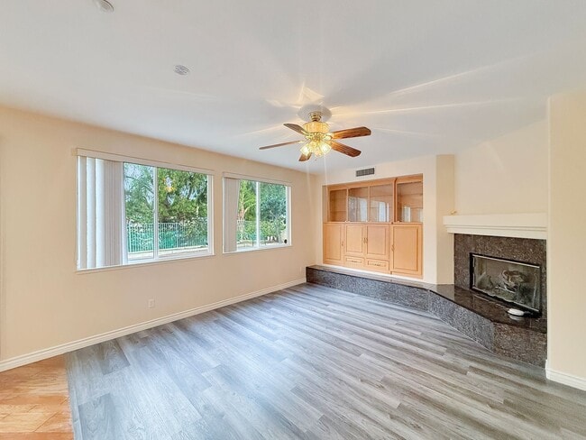 Building Photo - Beautiful 5B/3BA Home in Vista Available for Rent!