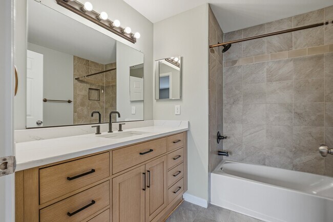 Building Photo - 9060 Gracious End Ct