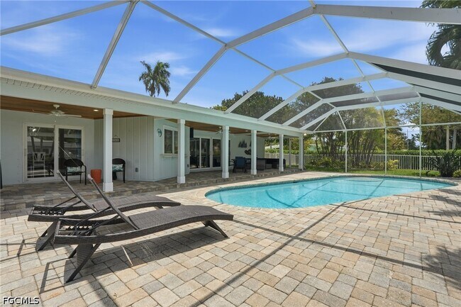 Building Photo - 1590 Sandpiper St