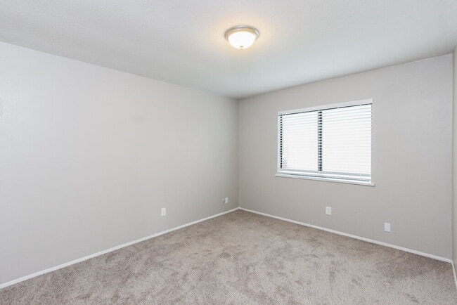 Building Photo - 6505 Alta Oaks Dr