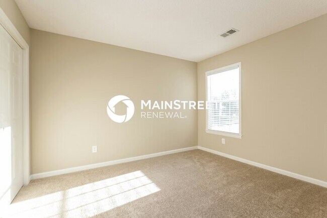 Building Photo - 4 Bedroom Pet-Friendly Home in Douglasville, GA with Main Street Renewal