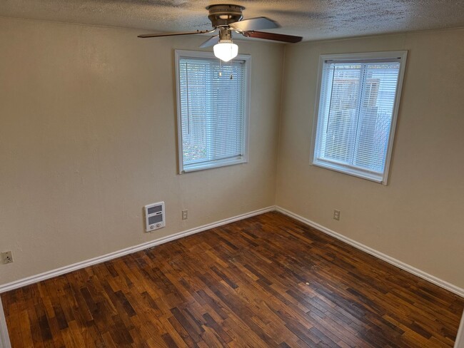 Building Photo - Updated 3 bedroom 1 bathroom house on a huge lot!