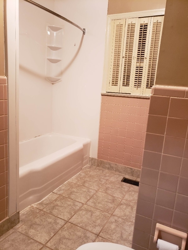 Building Photo - 5800 Clearview Hills Dr