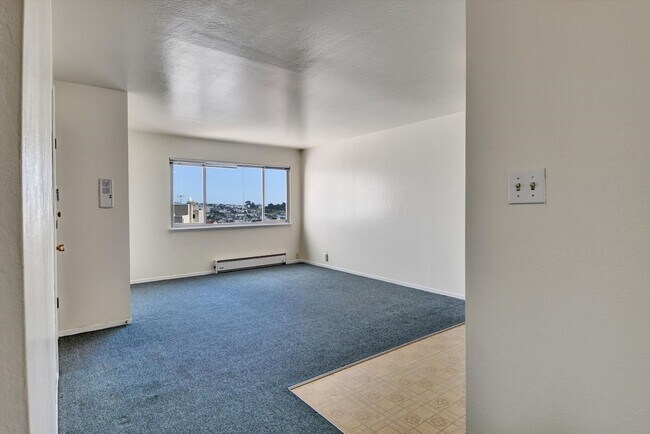 Building Photo - 90 Terra Vista Ave