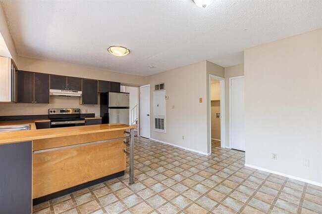 Building Photo - 9524 Quail Village Ln