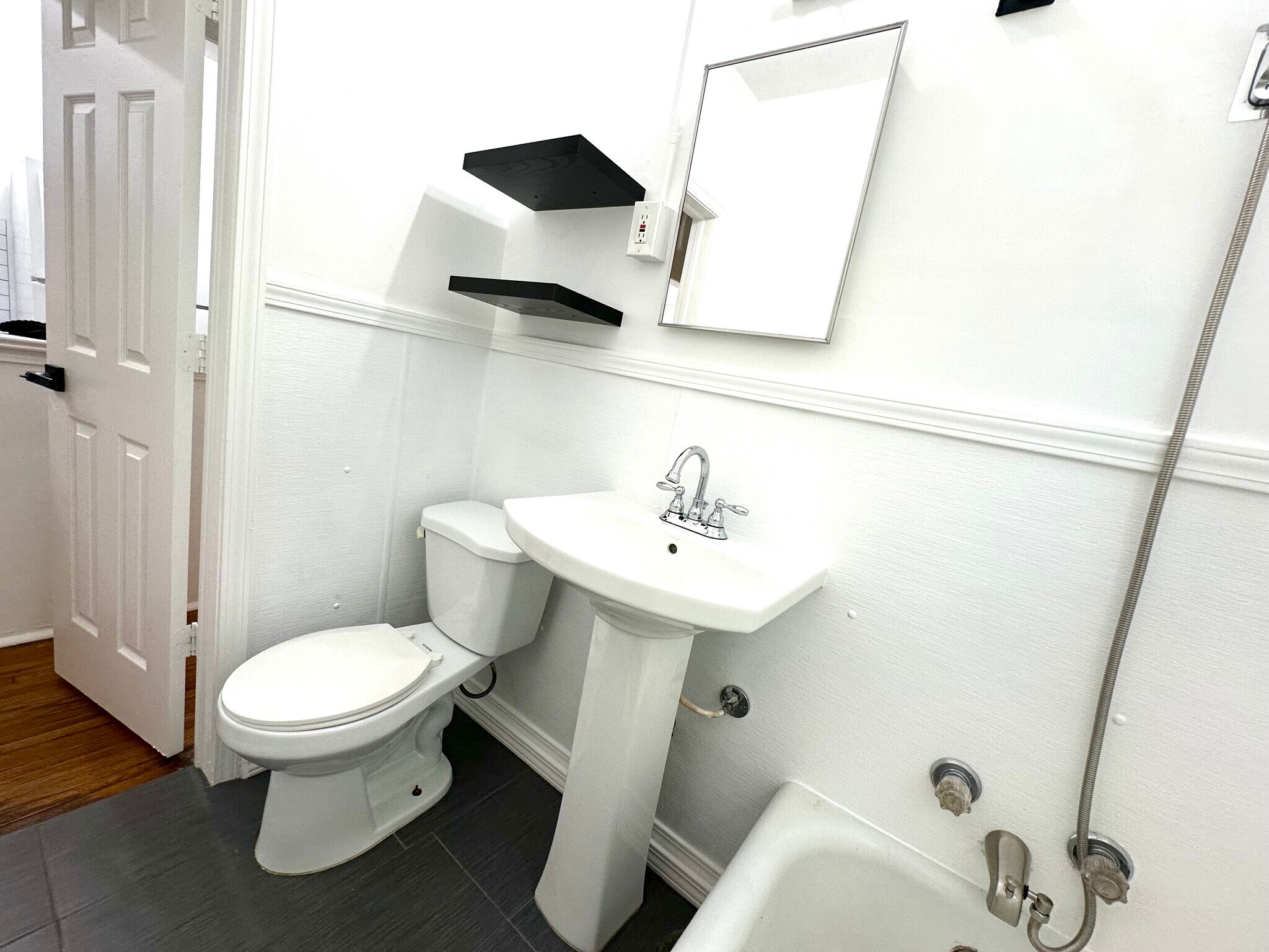 Building Photo - 1108 S Detroit Ave Michael