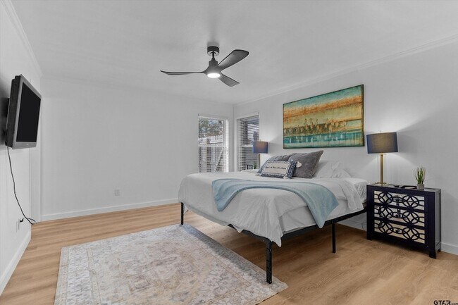 Building Photo - 10801 Harvest Wood Dr