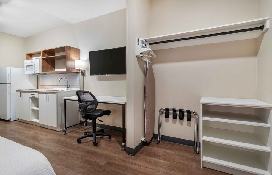 Building Photo - Furnished Studio-Atlanta - Newnan