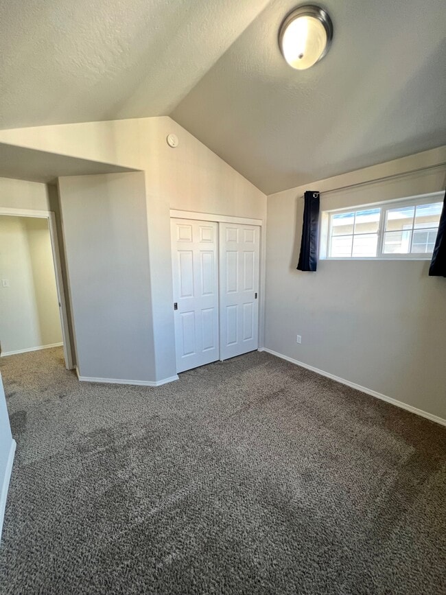 Building Photo - 411 Berrydale Ave