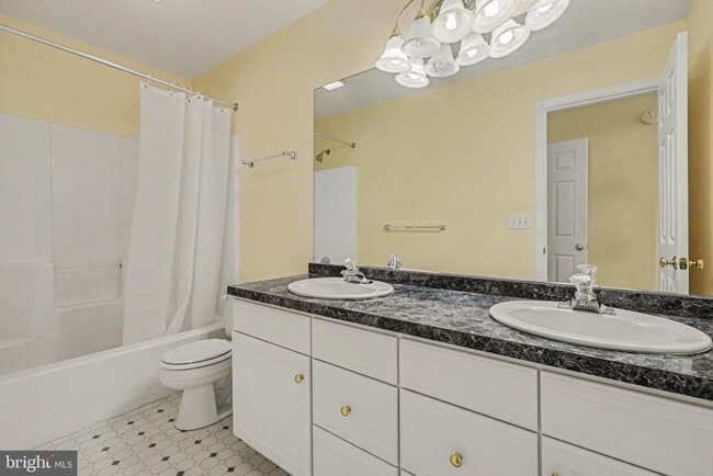 Building Photo - 645 Springhouse Ln