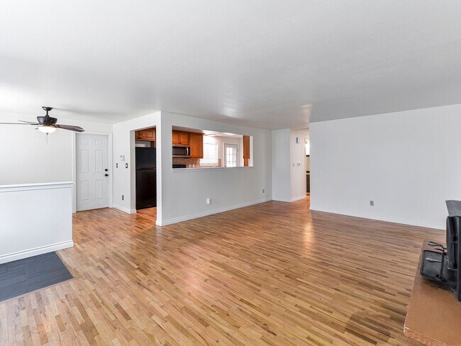 Building Photo - Renton House - 3 Bed/1.5 Bath - Close to Boeing and Renton Landing - Includes Landscaping