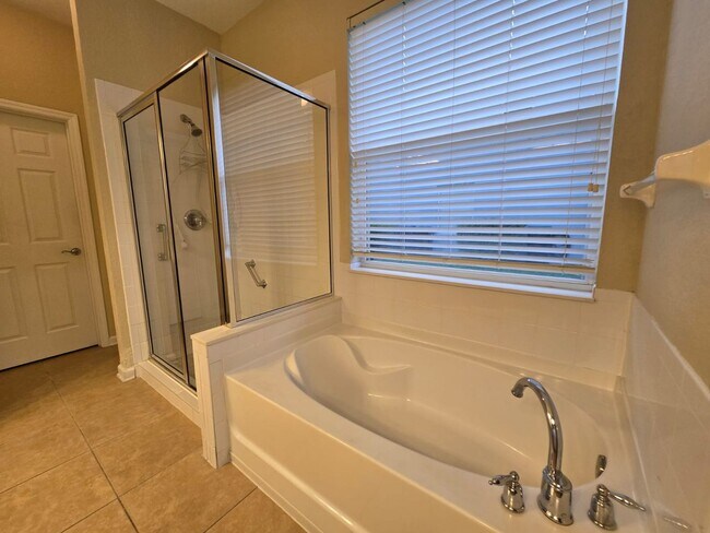 Building Photo - Beautiful home in Gated community