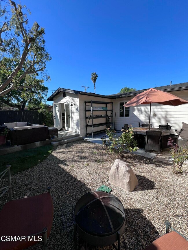 Building Photo - 3076 Los Robles Rd