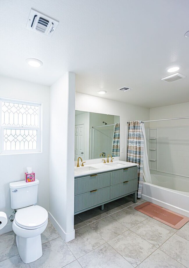 Building Photo - Beautiful 2-story home in a gated community