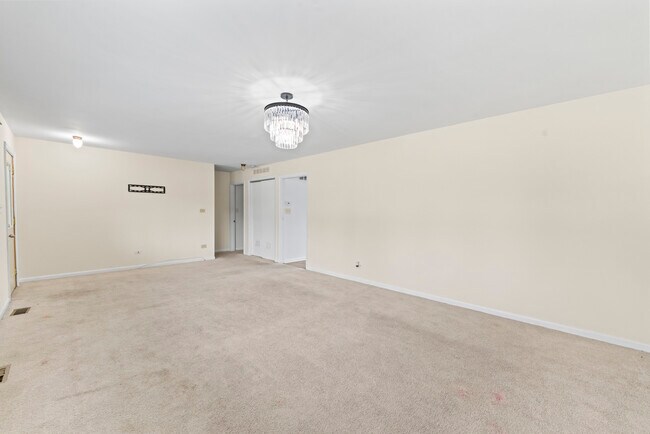 Building Photo - 109 Landmeier Rd