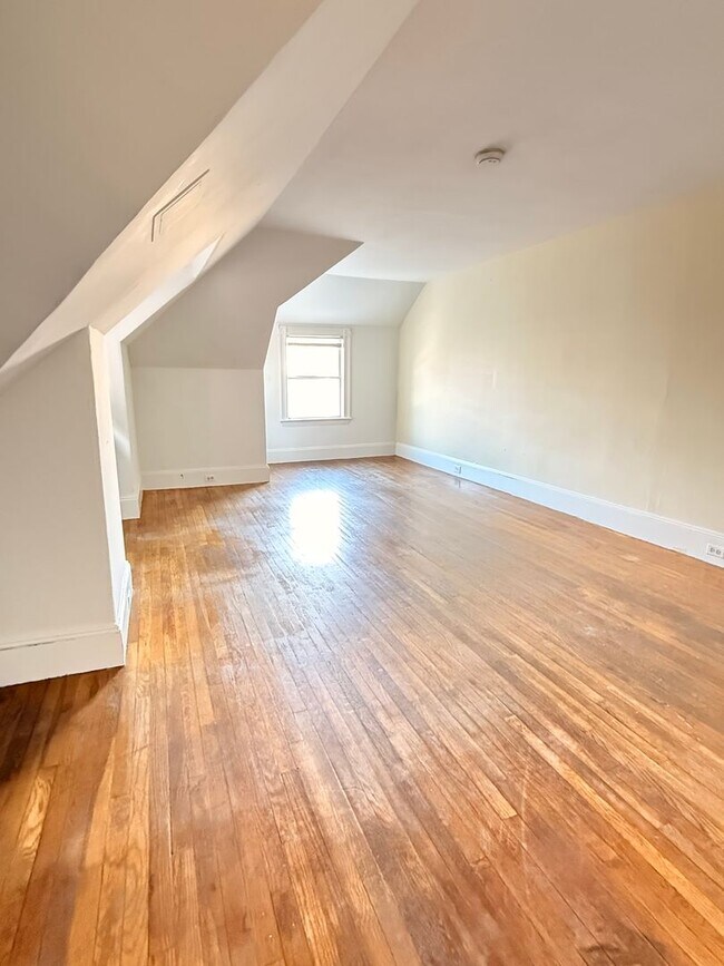 Building Photo - 8 Quint Ave