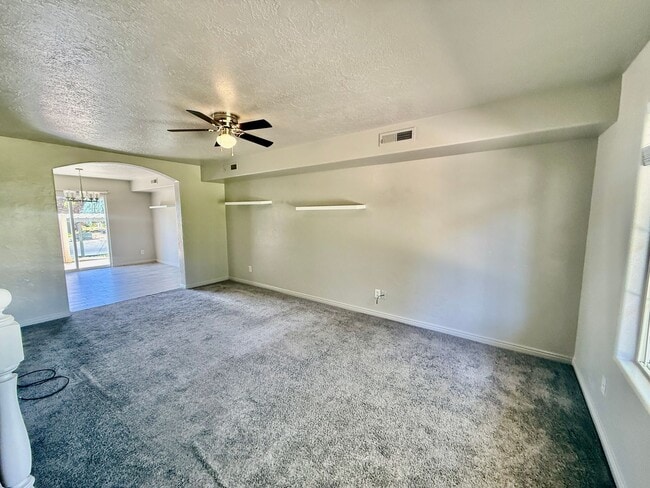 Building Photo - Lexington Hills Townhome