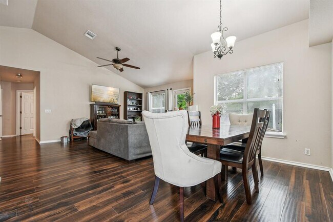 Building Photo - 3308 Ross Cove